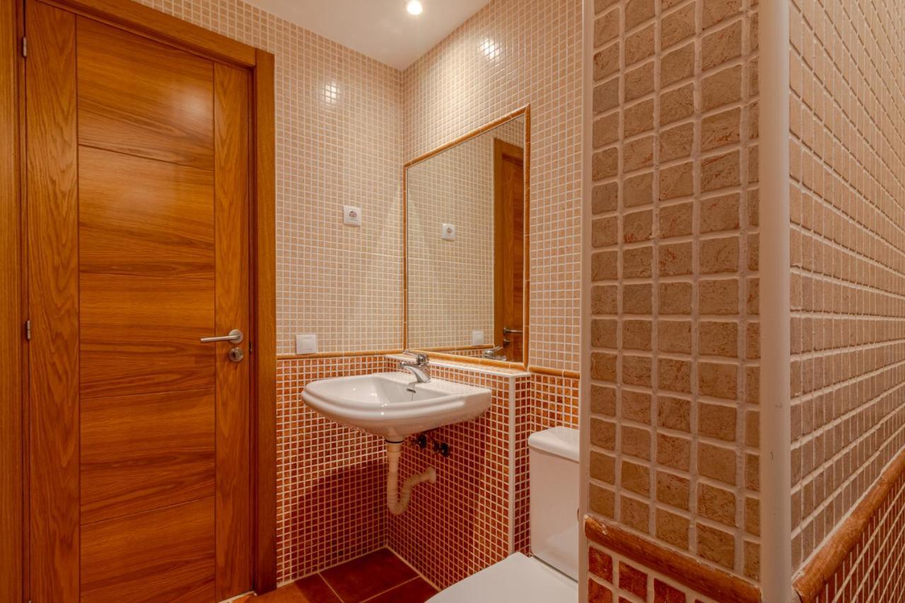 Flatguest + + 2bdr + Pool Apartament
