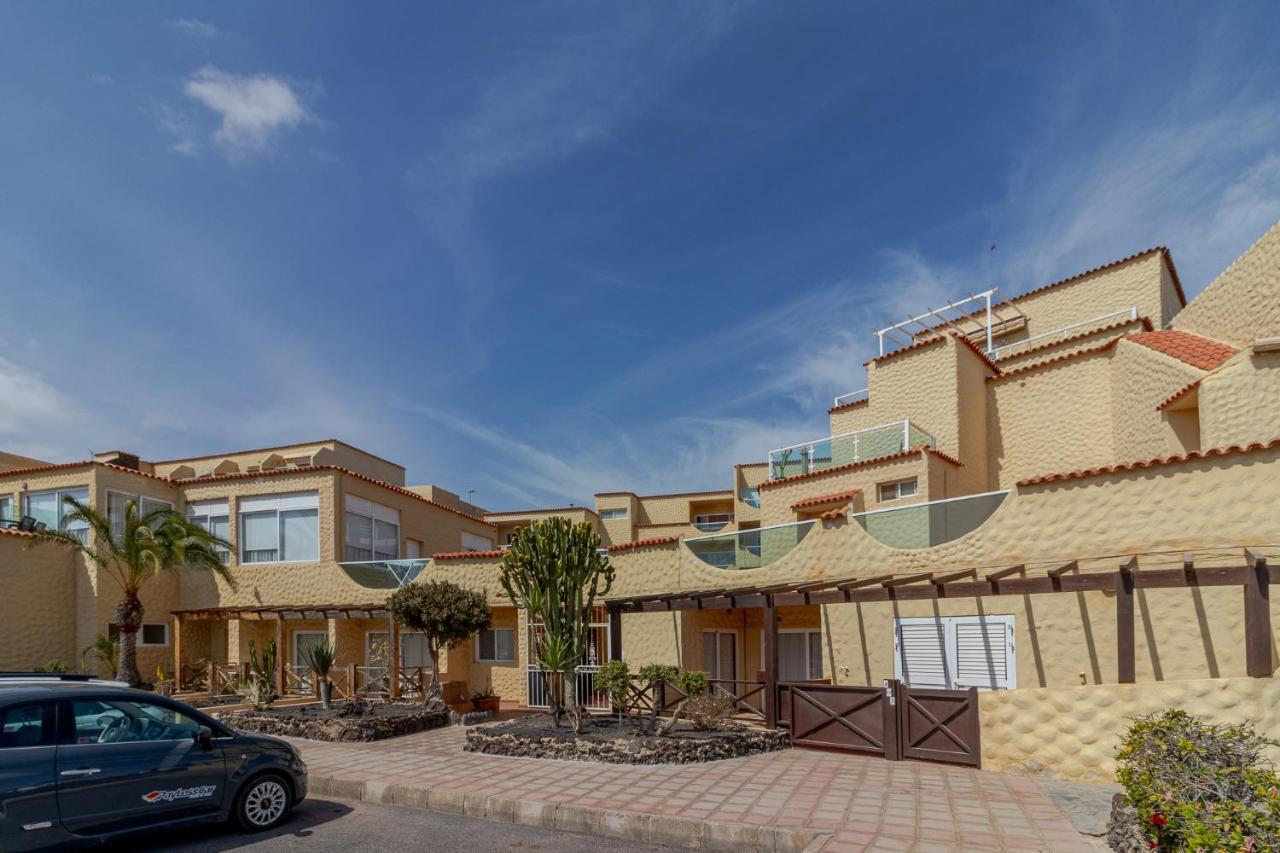 Flatguest + + 2bdr + Pool Apartment
