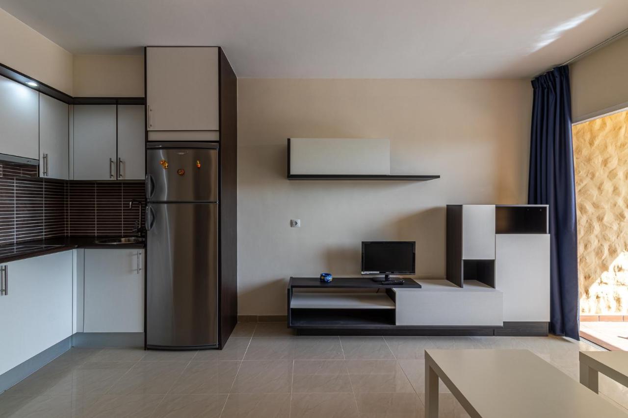 Flatguest + + 2bdr + Pool Apartment